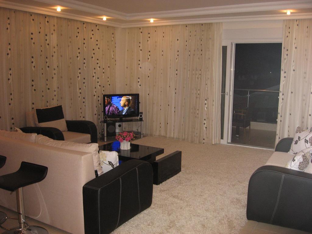 In Olive Apartment